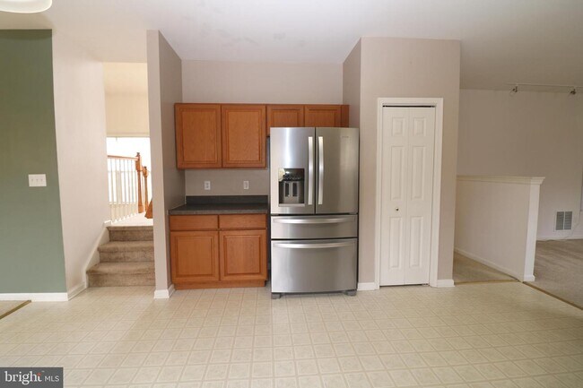 Building Photo - 47 Riverside Rd