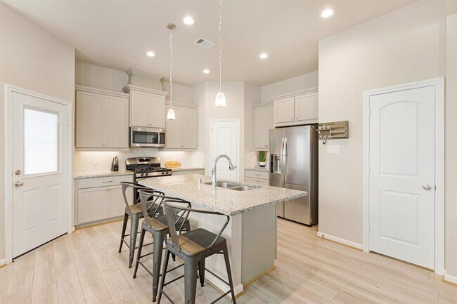 Building Photo - 5215 Pr Ter Ln