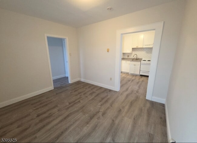 Building Photo - 161 Union Ave