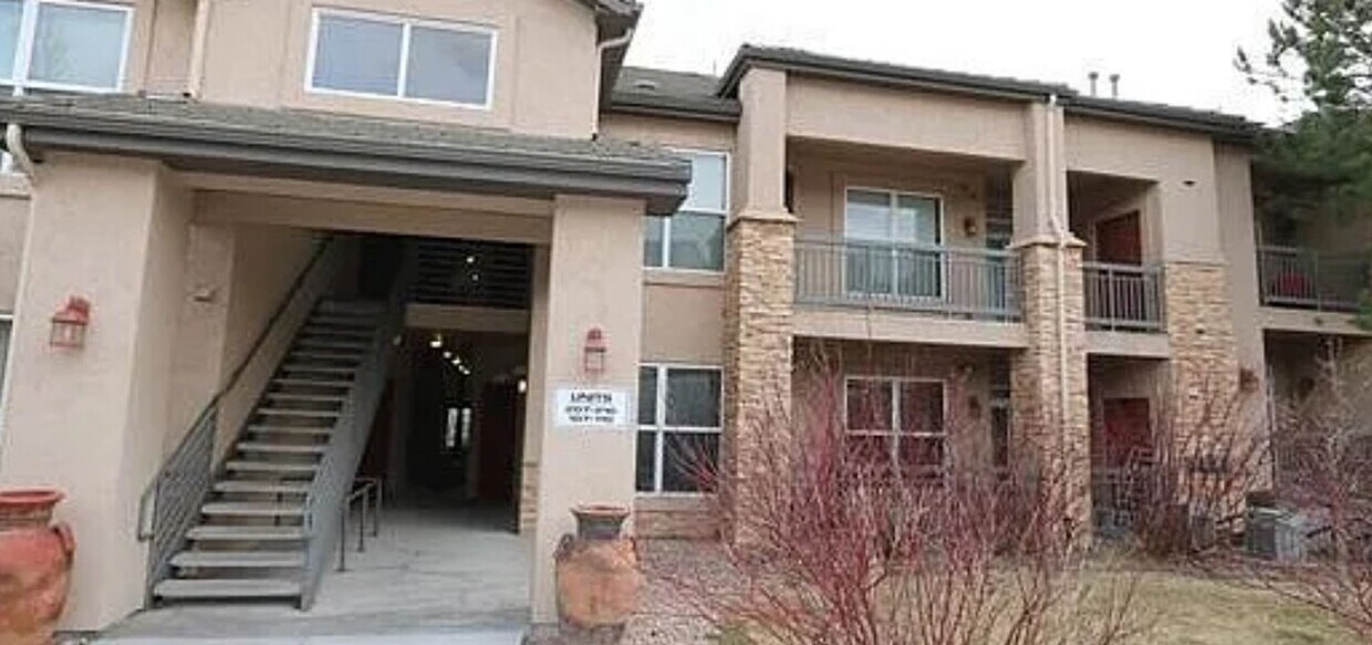 Foto principal - 2 Bedroom 2 Bath 2 Car Garage Condo in Bra...