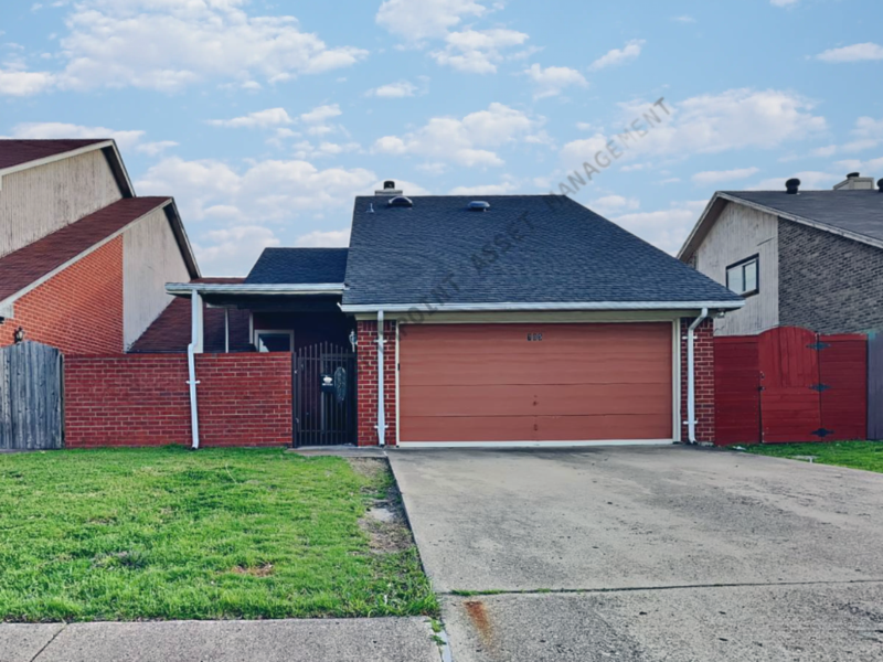 Primary Photo - 705 Kingston Dr