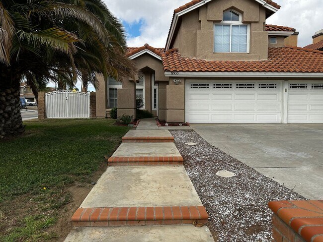 Building Photo - Beautiful Orangecrest Rental – Move-In Ready!
