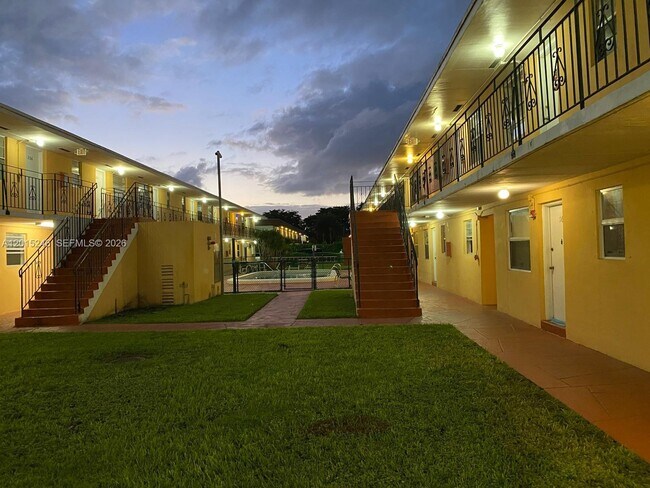 Foto del edificio - 3800 SW 102nd Ave