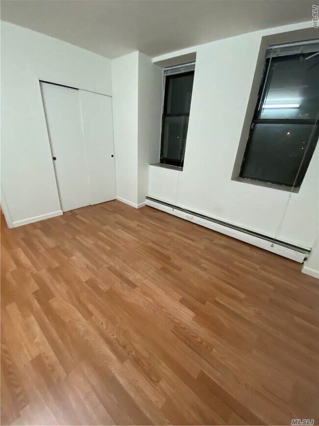 Building Photo - 167 Sands St