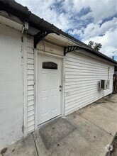 Building Photo - 8708 N Edison Ave