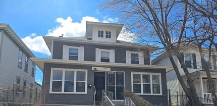 Building Photo - 309 E 11th St