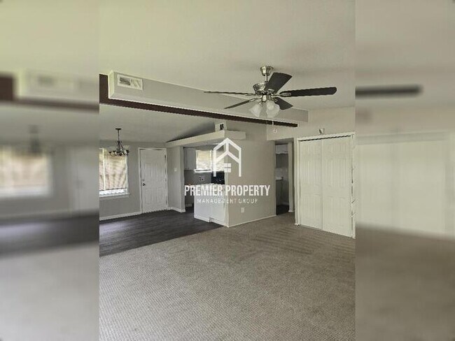 Foto del edificio - 920 St Anthony Ln