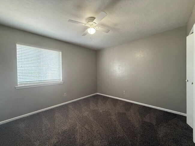 Photo - Upstairs unit on the Golf Course!!! Apartment