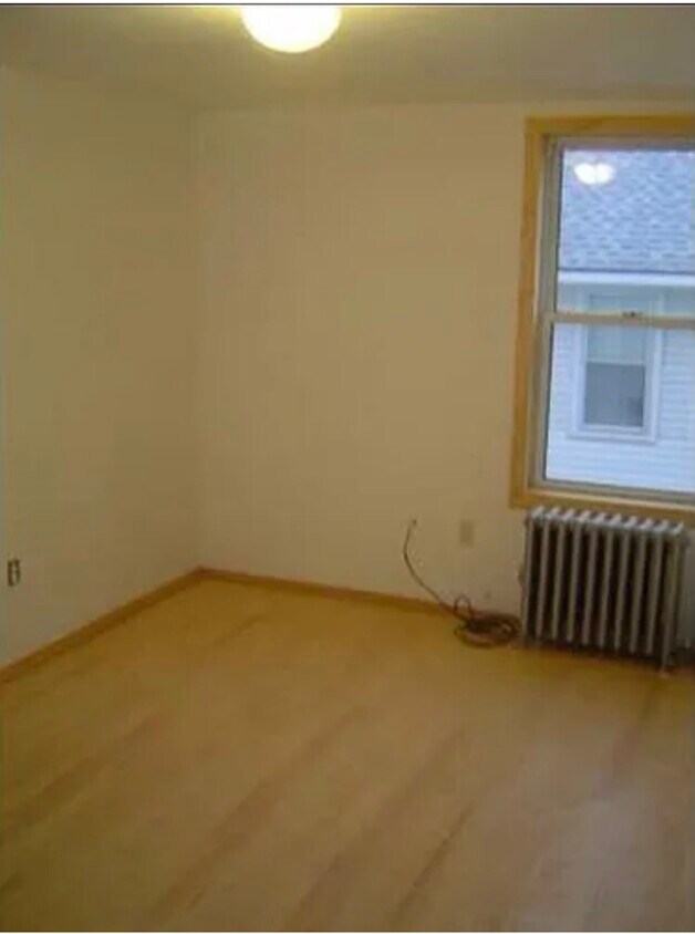 Foto principal - 52 Woodbridge Ave