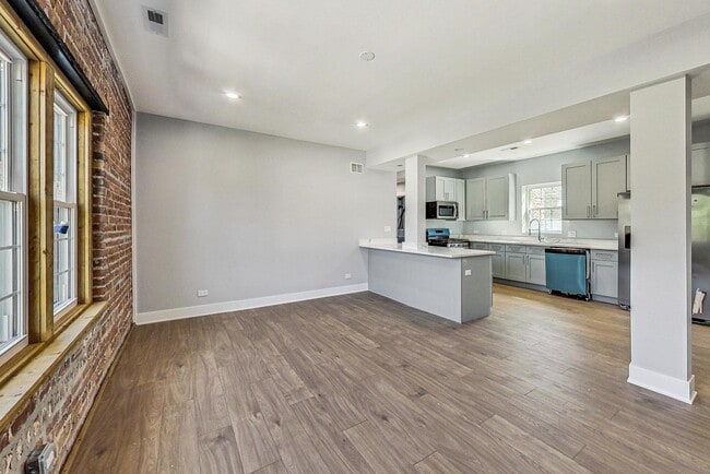 Foto del edificio - 4158 W Lake St