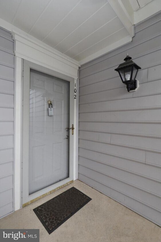 8136 Way Unit 102, Manassas, VA 20109 Room for Rent in