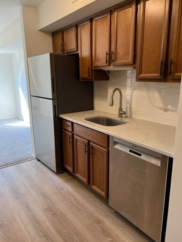 Foto del edificio - 1633 Country Mill Dr