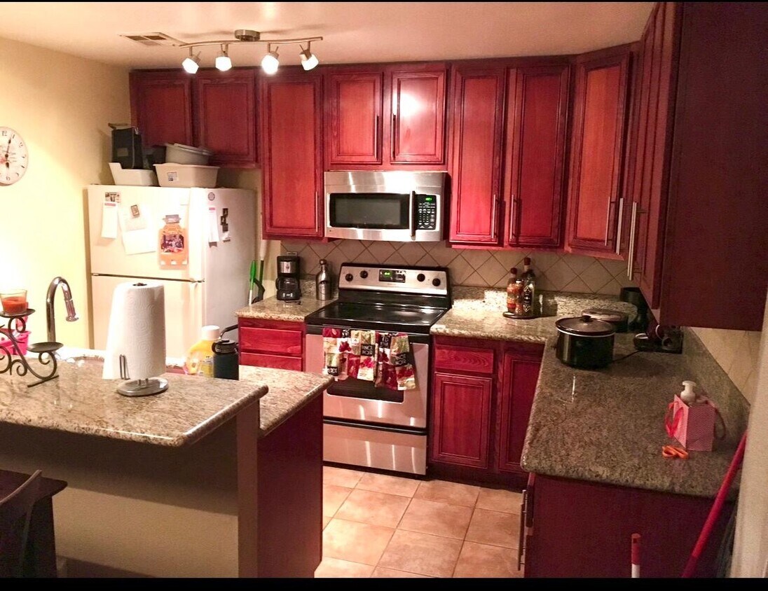 Building Photo - 12141 Wintergreen Dr
