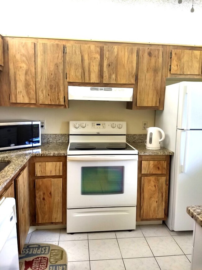 Kitchen2 - 9261 Central Park Dr