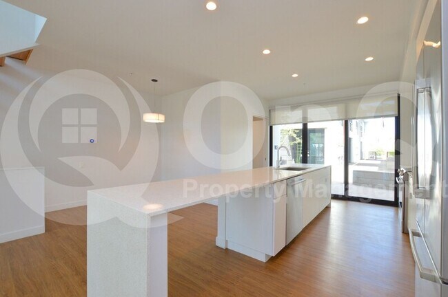 Foto del edificio - 1717 N 1st Ave