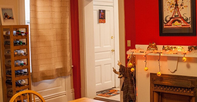 Building Photo - Southside Flats 4 Bedroom! Rooftop Deck! Central AC! Laundry Included!