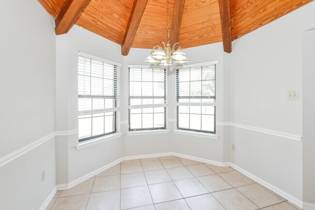 Building Photo - 6690 Autumn Wood Cove
