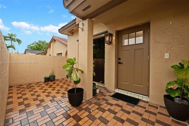 Foto del edificio - 6633 NW 179th Terrace