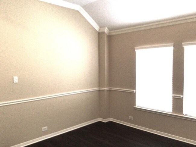 Foto del edificio - 12718 Benton Park Ln