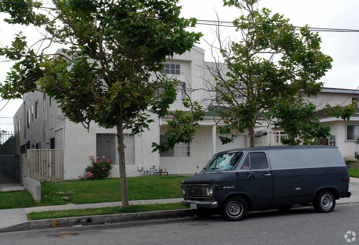 Foto del edificio - 11830 Acacia Ave