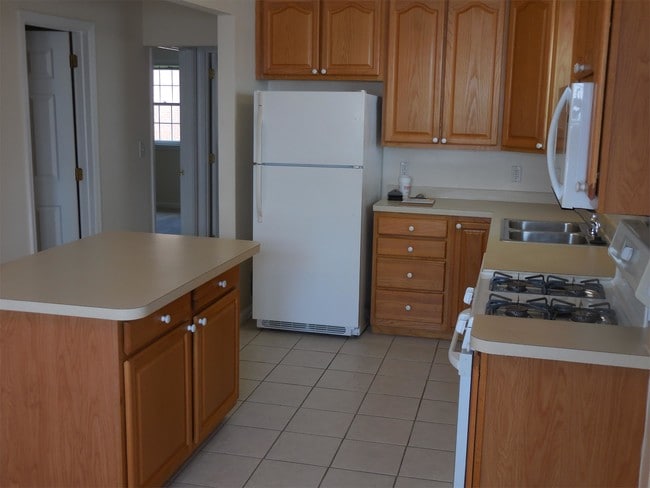 Building Photo - 1032 Chesapeake Dr