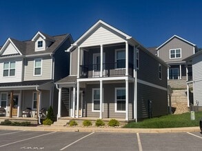 Building Photo - 1333 Belfair St