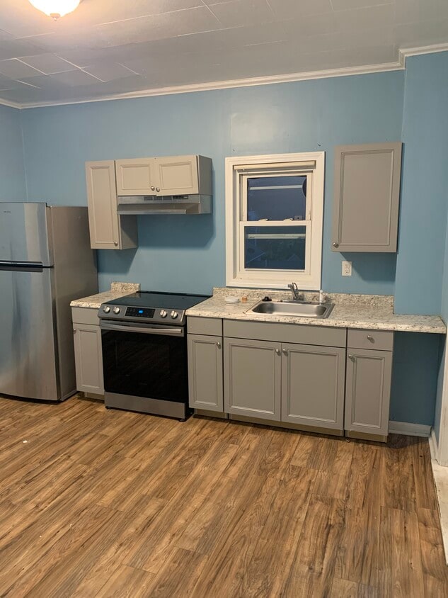 Kitchen - 94 Highland St