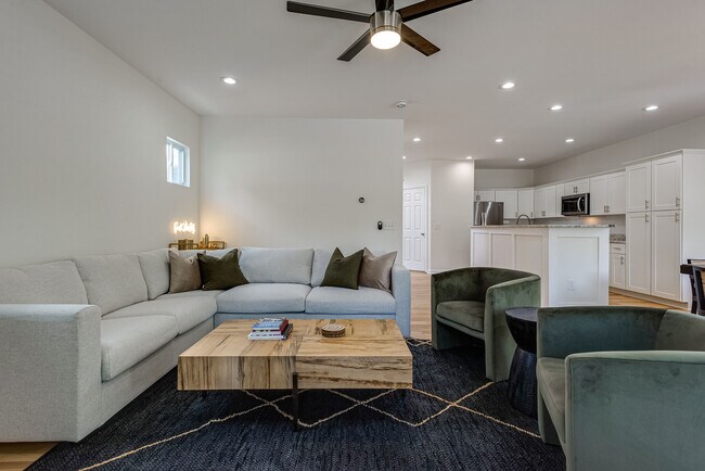 Foto del edificio - 2501B Whites Creek Pike