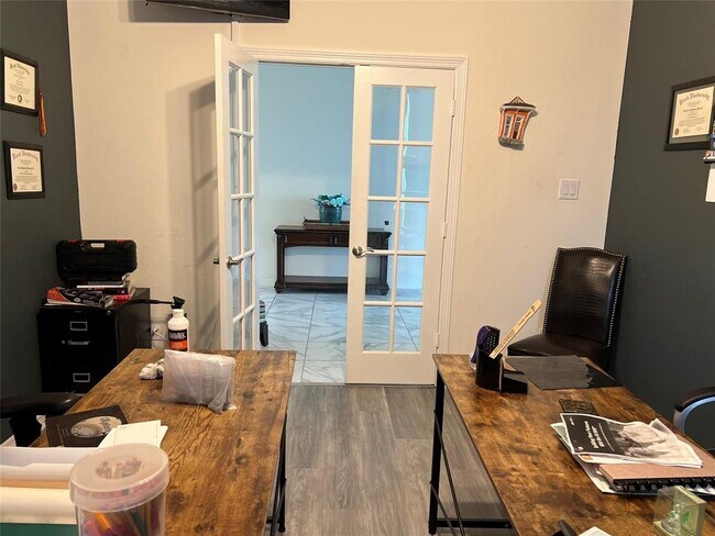 Foto del edificio - 10702 Crestwood Point Cir