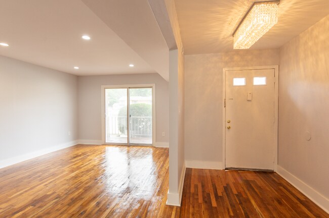 Foto del edificio - 10 Wilburtha Rd