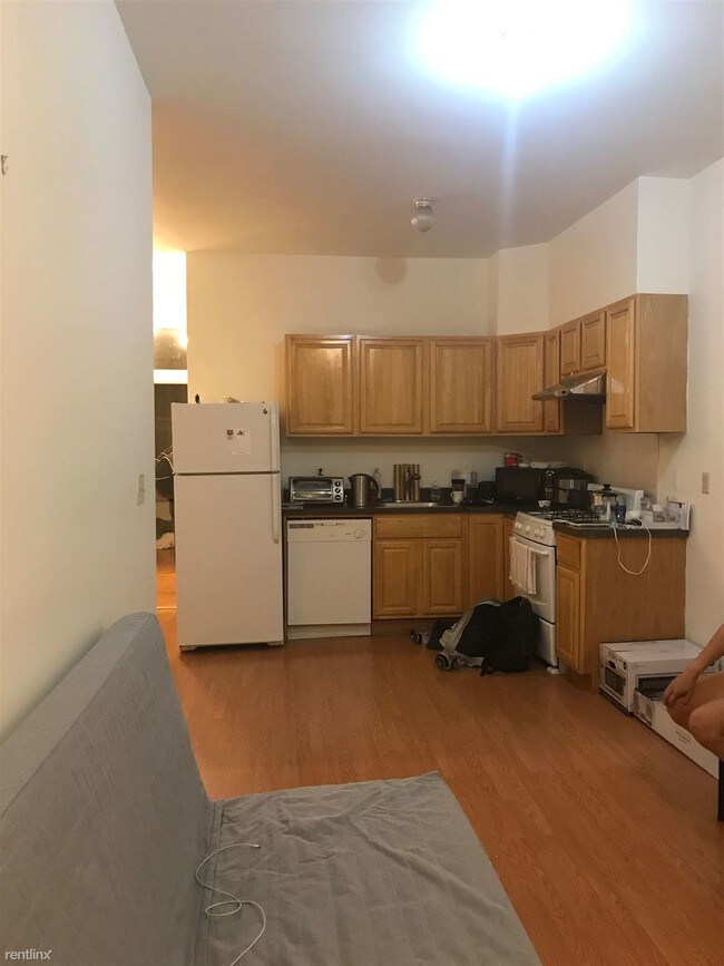 Building Photo - 354 55th St