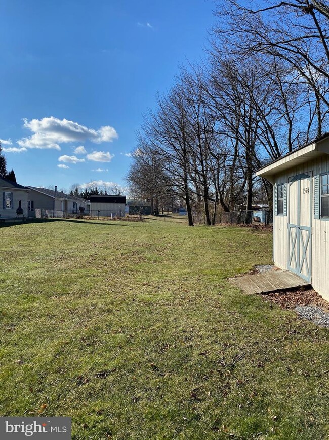 Building Photo - 155 Camelot Dr