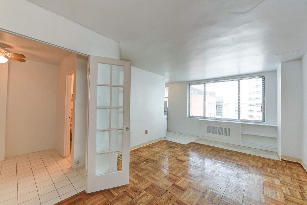 Charming & Bright Junior One Bedroom at River Place North - Charming & Bright Junior One Bedroom at River Place North