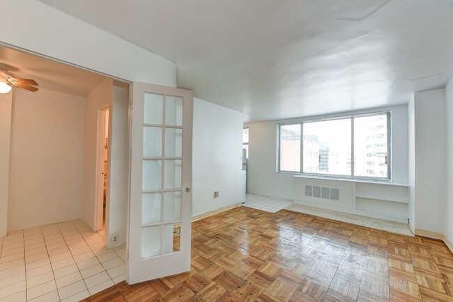 Charming & Bright Junior One Bedroom at River Place North - Charming & Bright Junior One Bedroom at River Place North Apartment