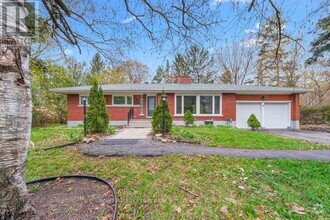 Building Photo - 17 Rothwell Dr
