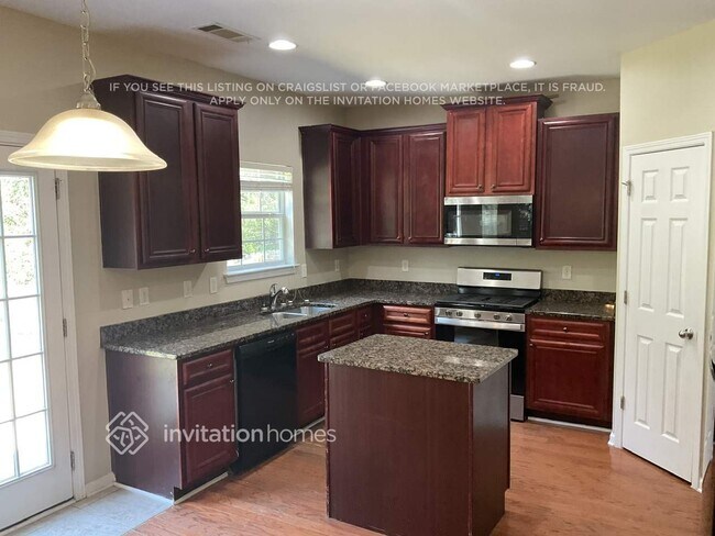 Foto del edificio - 7852 Wrotham Cir