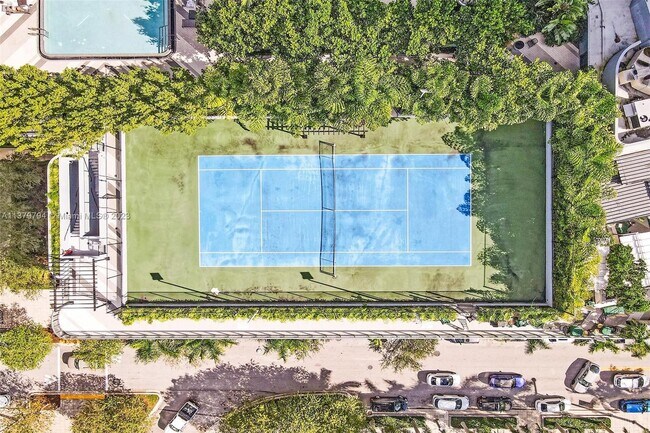 Foto del edificio - 121 NE 34th St