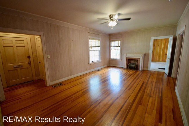 Building Photo - 4 br, 2 bath House - 304 E Colorado Ave