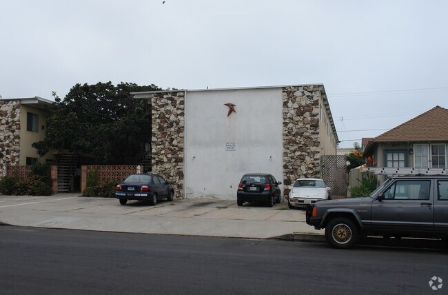 Building Photo - 4843-4851 Niagara Ave