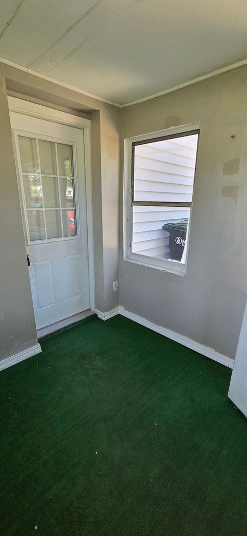 Foto del edificio - Spacious 1 bed with Storage Shed!