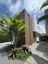 Building Photo - 2947 SW 27th Terrace
