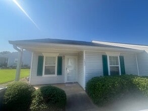 Building Photo - 1632 Summerwoods Cir