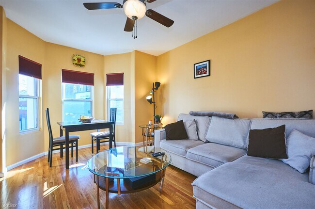 Foto del edificio - 1 br, 1 bath Condo - 11 Boston St 2