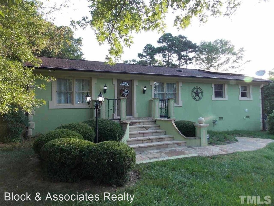Primary Photo - 3 br, 1.5 bath House - 1719 St Albans Drive