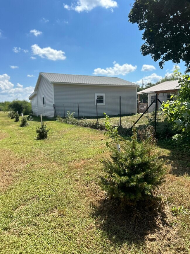 Building Photo - 8348 Nashville Rd