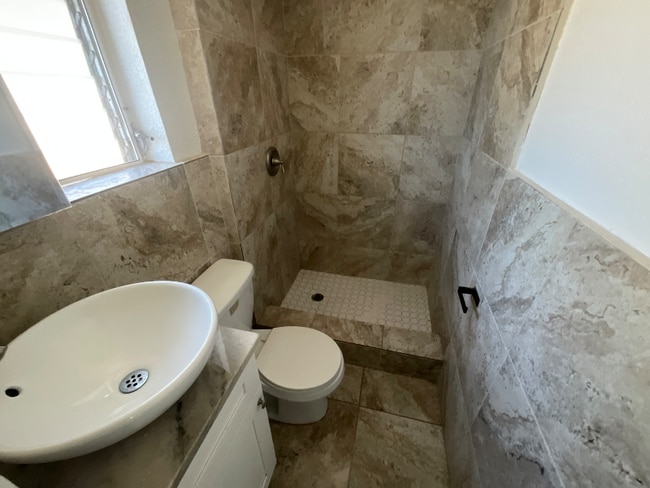 Building Photo - 381 11th Ave SW