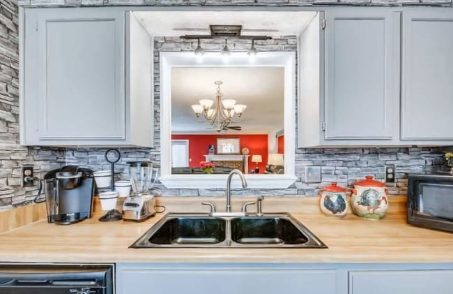 Building Photo - 2951 Lexington Trace Dr