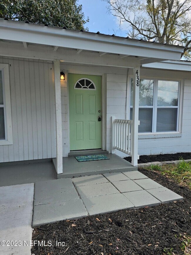 Foto del edificio - 438 Brighton Ave