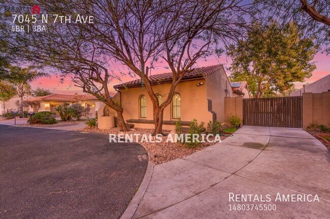 Building Photo - Central Phoenix Home W/ Solar panels and P...