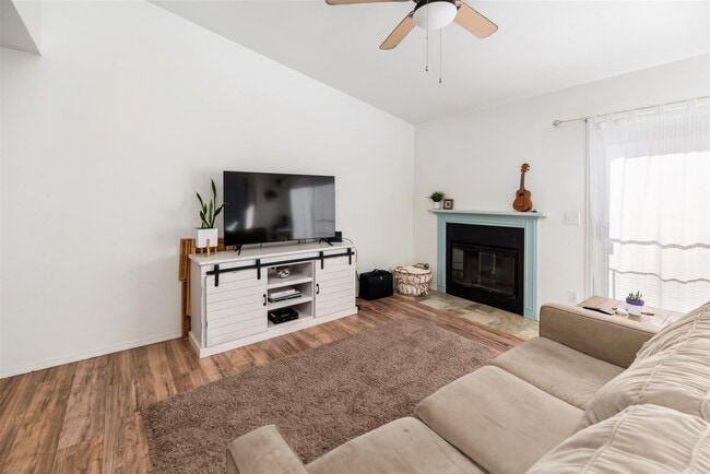 Building Photo - 4776 Mayten Ct